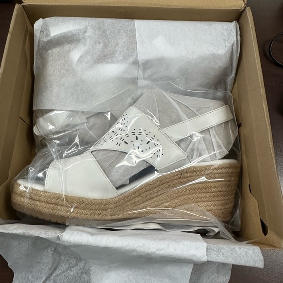 Soul Naturalizer Ocean White Sandal size 9 W - Picture 3 of 5